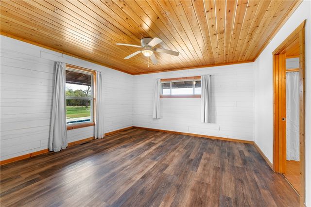 1204 County Road 215, Berryville, AR 72616