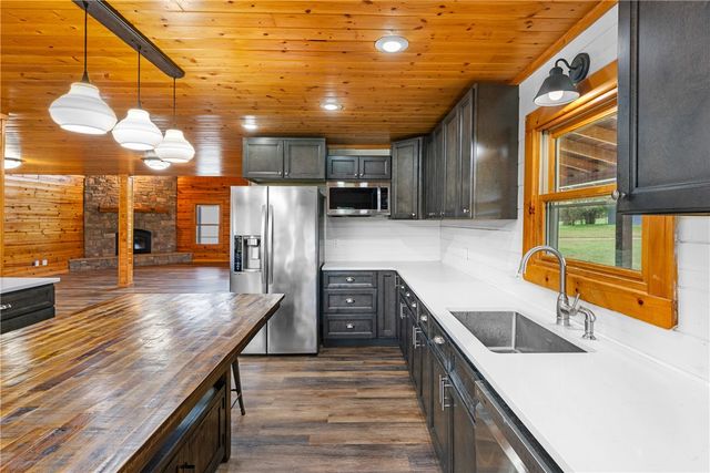 1204 County Road 215, Berryville, AR 72616