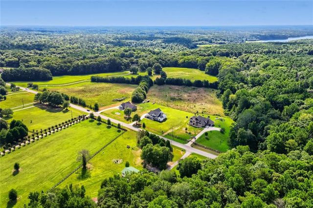 1225 Rocky Creek Road, Locust Grove, GA 30248