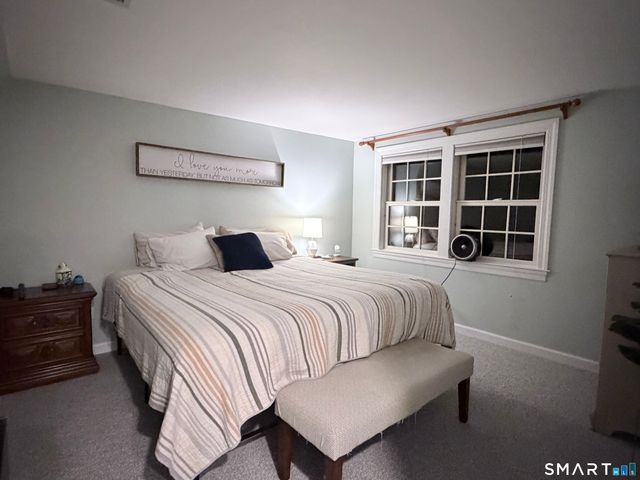32 Hilltop Terrace, North Haven, CT 06473
