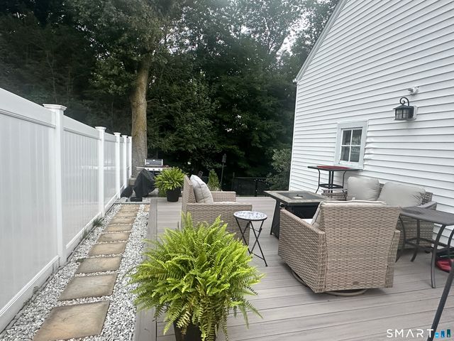 32 Hilltop Terrace, North Haven, CT 06473