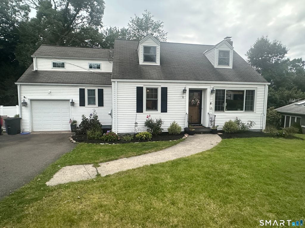 32 Hilltop Terrace, North Haven, CT 06473
