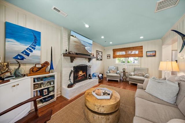 421 Mccants Drive, Mount Pleasant, SC 29464