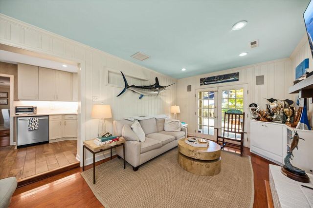 421 Mccants Drive, Mount Pleasant, SC 29464