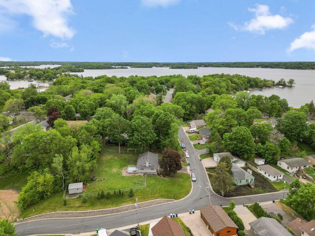 3206 Warner Lane, Mound, MN 55364
