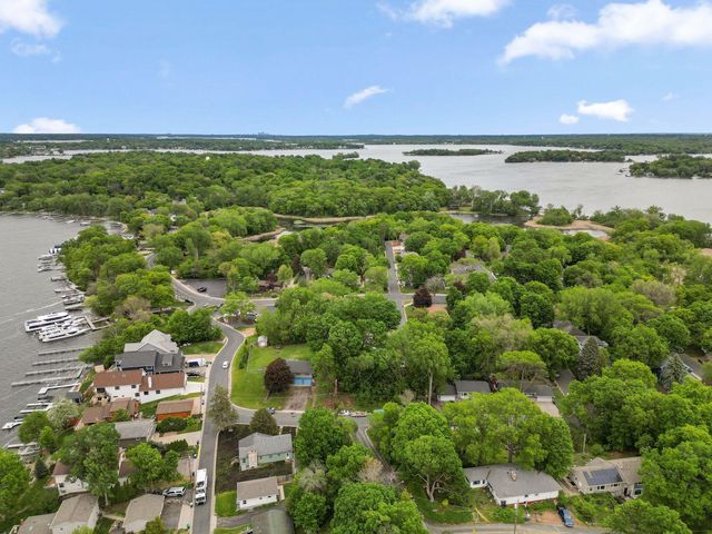 3206 Warner Lane, Mound, MN 55364
