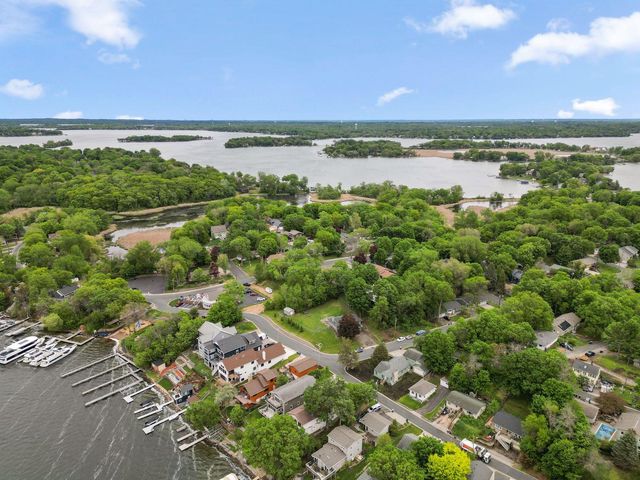 3206 Warner Lane, Mound, MN 55364