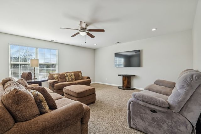 1703 Villa Cir, Lebanon, TN 37090