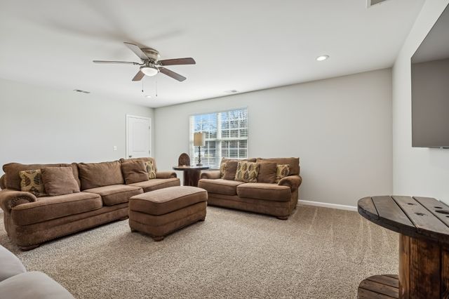 1703 Villa Cir, Lebanon, TN 37090