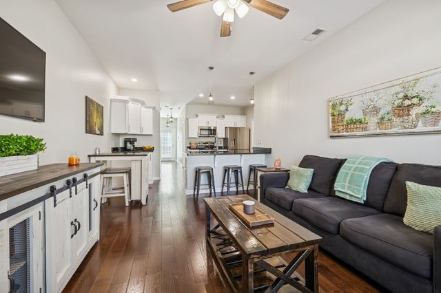 1703 Villa Cir, Lebanon, TN 37090