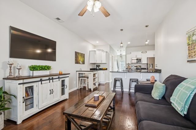 1703 Villa Cir, Lebanon, TN 37090