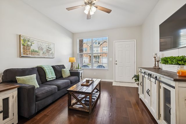 1703 Villa Cir, Lebanon, TN 37090