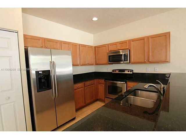 11277 NW 44th Ter, Doral, FL 33178