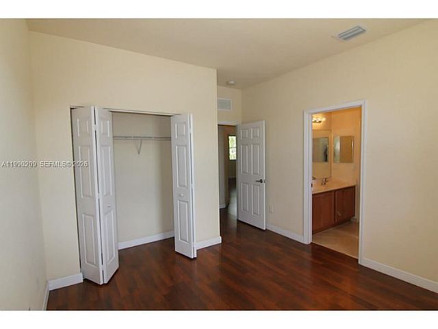 11277 NW 44th Ter, Doral, FL 33178