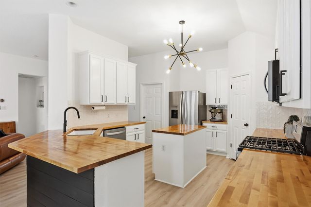9003 Mountain Mist LN, Round Rock, TX 78681