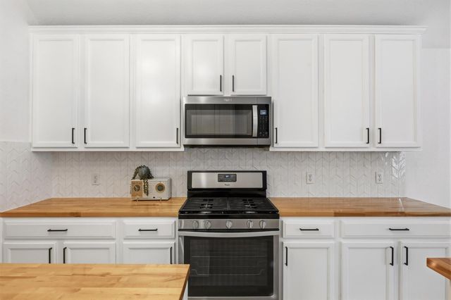 9003 Mountain Mist LN, Round Rock, TX 78681