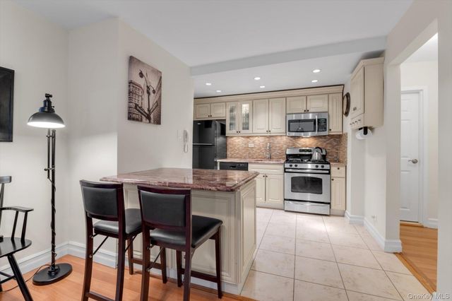 125-10 Queens Boulevard 2106, Kew Gardens, NY 11415