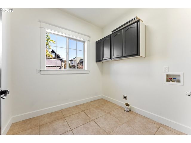965 CARADON Ct Nw, Salem, OR 97304
