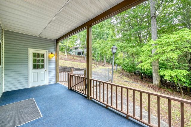 1066 Ridge Road, Hiawassee, GA 30546