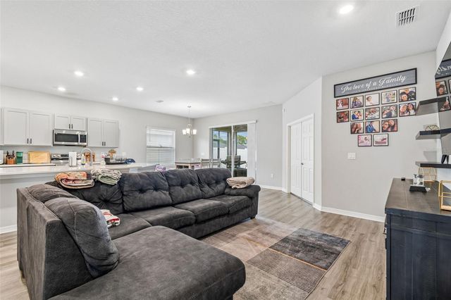 35271 CRESCENT CREEK DRIVE, Zephyrhills, FL 33541