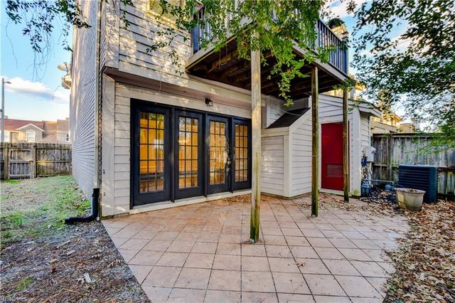 740 S Lake CIR, Chesapeake, VA 23322