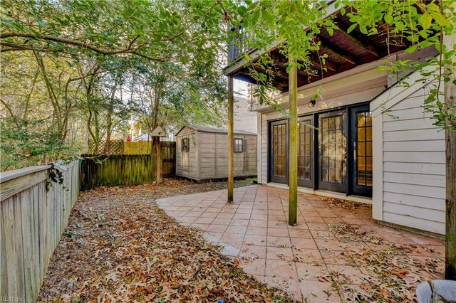 740 S Lake CIR, Chesapeake, VA 23322