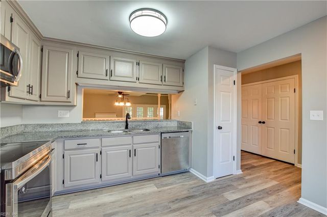 740 S Lake CIR, Chesapeake, VA 23322