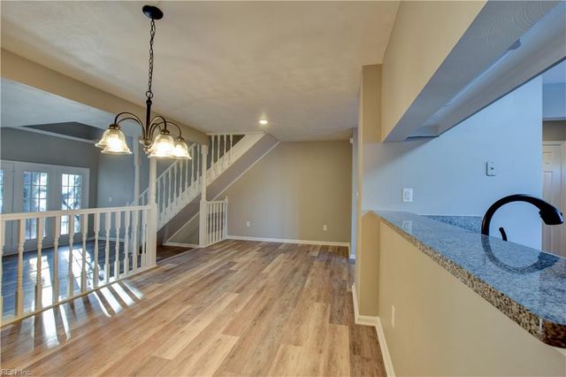 740 S Lake CIR, Chesapeake, VA 23322