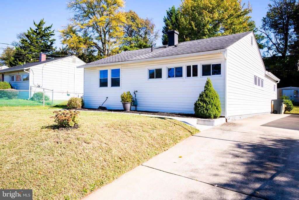 2423 ALMA RD, Baltimore, MD 21227