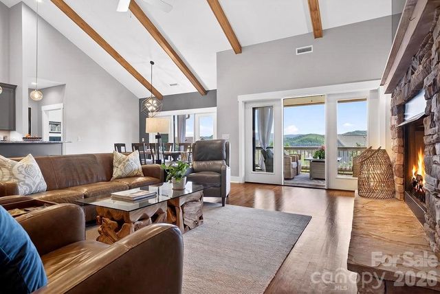 70 Copper Creek Lane, Hendersonville, NC 28739