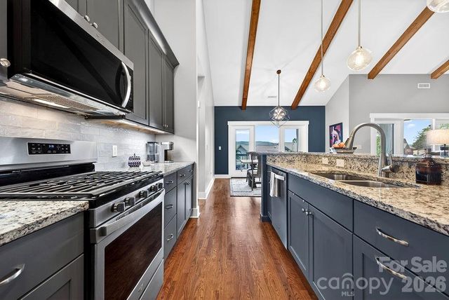 70 Copper Creek Lane, Hendersonville, NC 28739