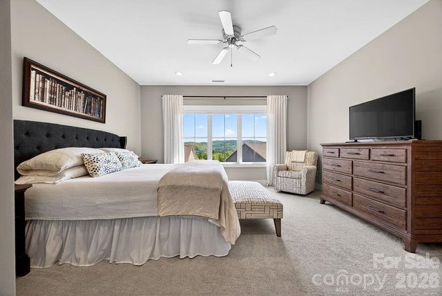 70 Copper Creek Lane, Hendersonville, NC 28739