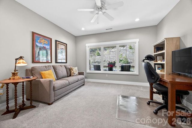 70 Copper Creek Lane, Hendersonville, NC 28739