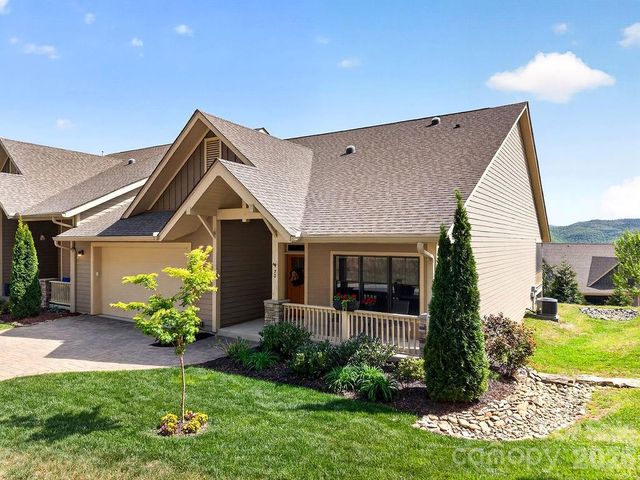 70 Copper Creek Lane, Hendersonville, NC 28739