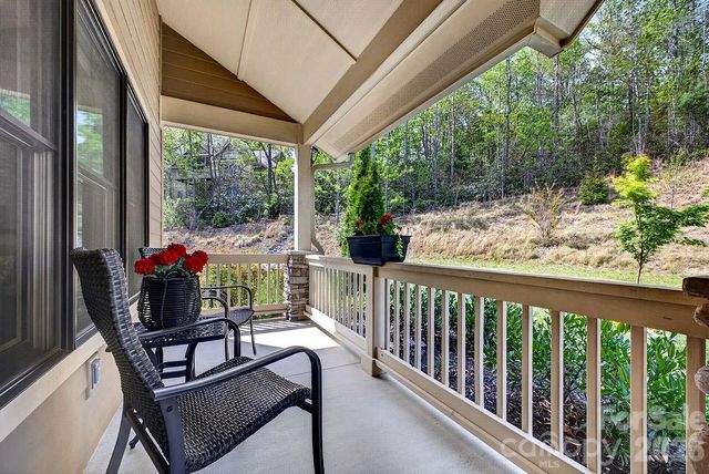 70 Copper Creek Lane, Hendersonville, NC 28739