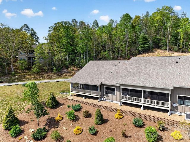70 Copper Creek Lane, Hendersonville, NC 28739