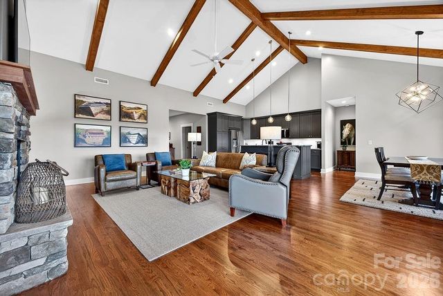 70 Copper Creek Lane, Hendersonville, NC 28739