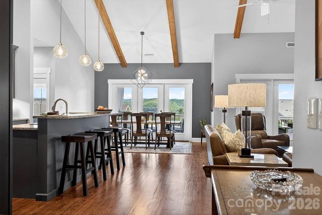 70 Copper Creek Lane, Hendersonville, NC 28739