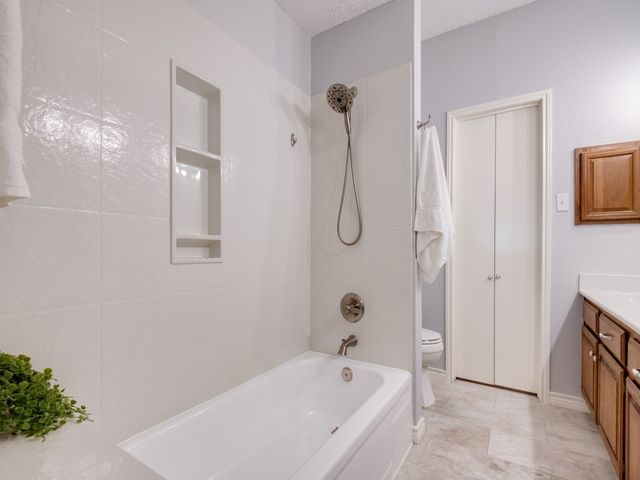 1609 Marsh Lane 110, Carrollton, TX 75006