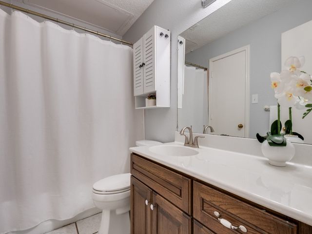 1609 Marsh Lane 110, Carrollton, TX 75006