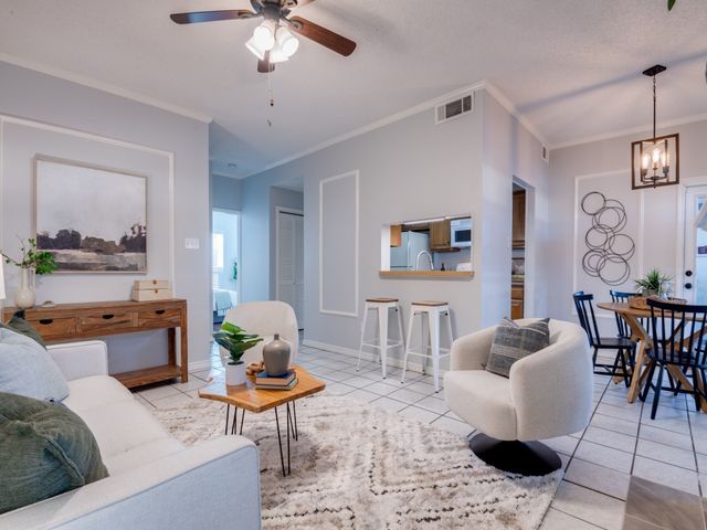 1609 Marsh Lane 110, Carrollton, TX 75006