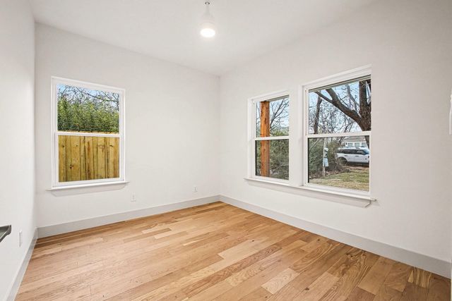 1931 Muncie Avenue, Dallas, TX 75212