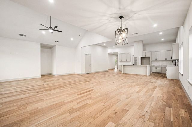 1931 Muncie Avenue, Dallas, TX 75212