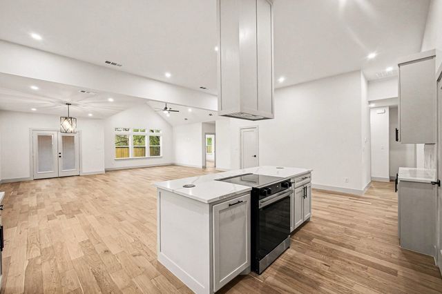 1931 Muncie Avenue, Dallas, TX 75212