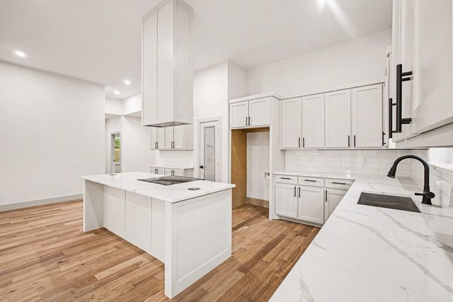 1931 Muncie Avenue, Dallas, TX 75212