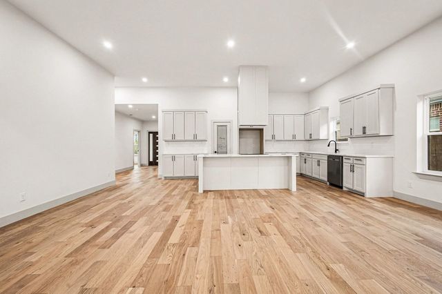 1931 Muncie Avenue, Dallas, TX 75212