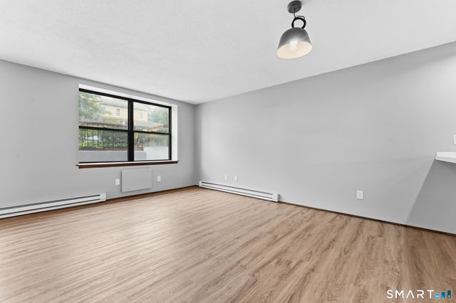 201 College Street 22, Middletown, CT 06457