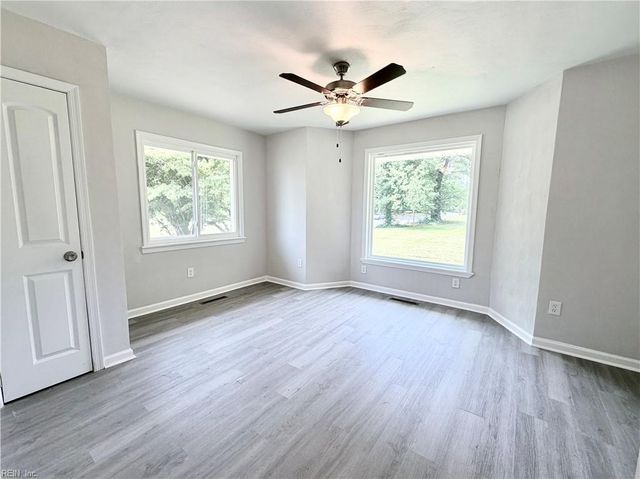 10 C C Spaulding DR, Hampton, VA 23666