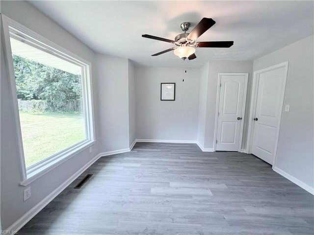 10 C C Spaulding DR, Hampton, VA 23666