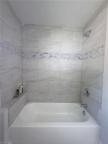10 C C Spaulding DR, Hampton, VA 23666